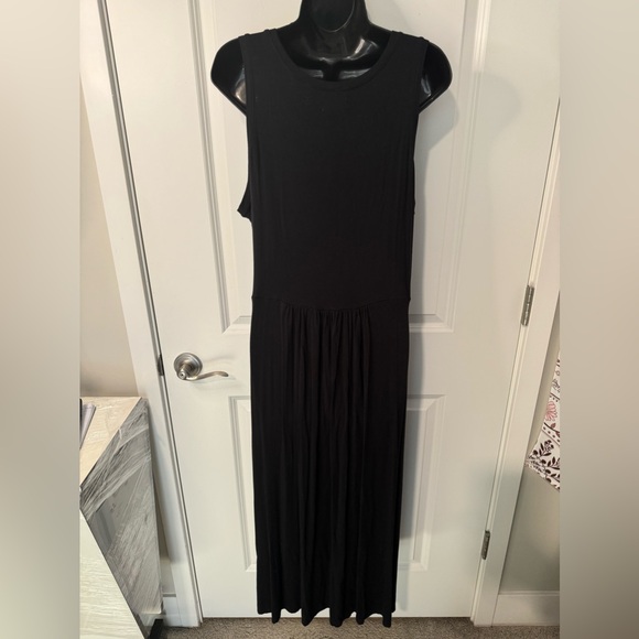 24/7 Tansy Twist Dress - Picture 7 of 10